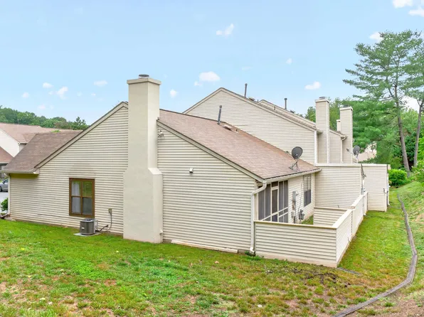 598 Pebblecreek Ct, Charlottesville, VA 22901