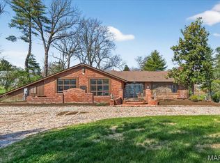 10 Vouga Ln, Saint Louis, MO 63131