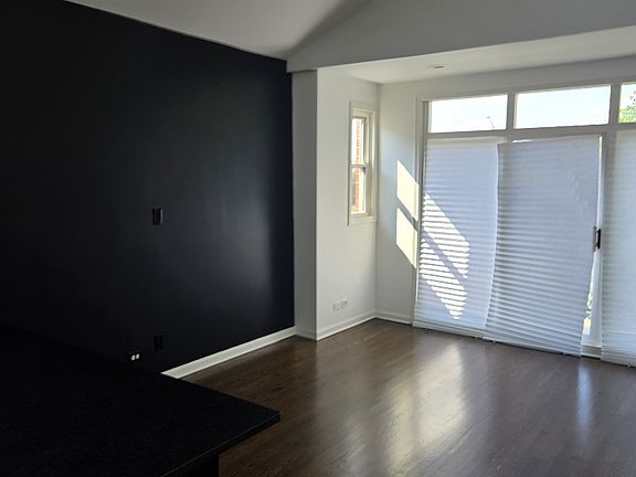 5th image of 2707 W Congress Pkwy #3