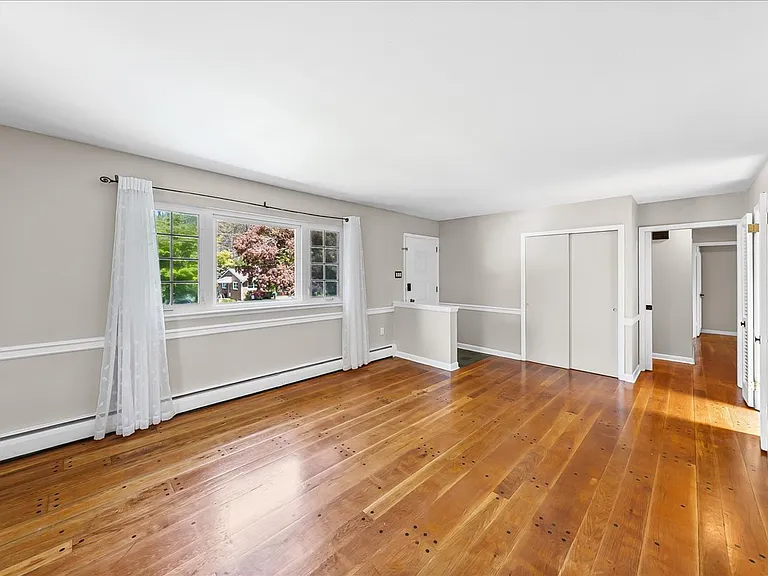 225 Chestnut St — Photo 2