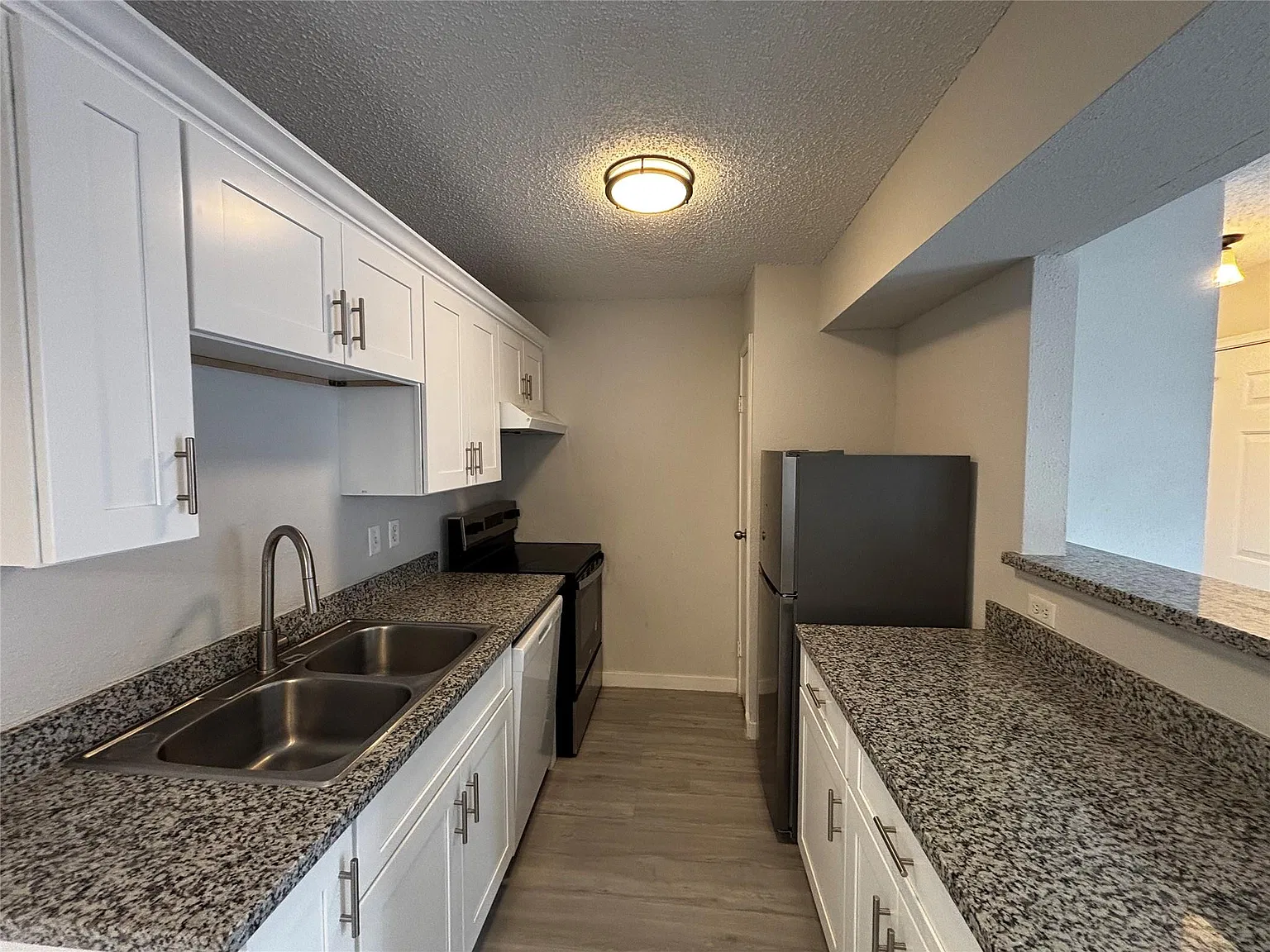 2 bed, 2.5 bath, 796 sqft, $1,099 — Photo 1