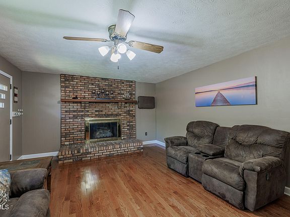 4th image of 314 Woodvale Rd