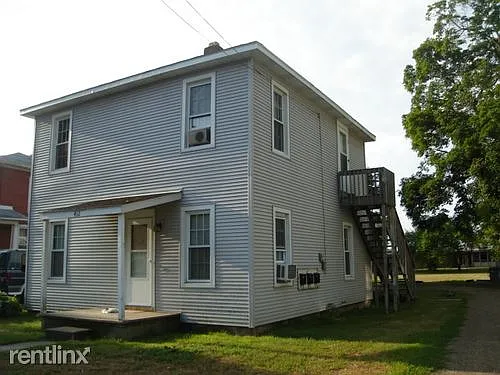 412 E Prairie St