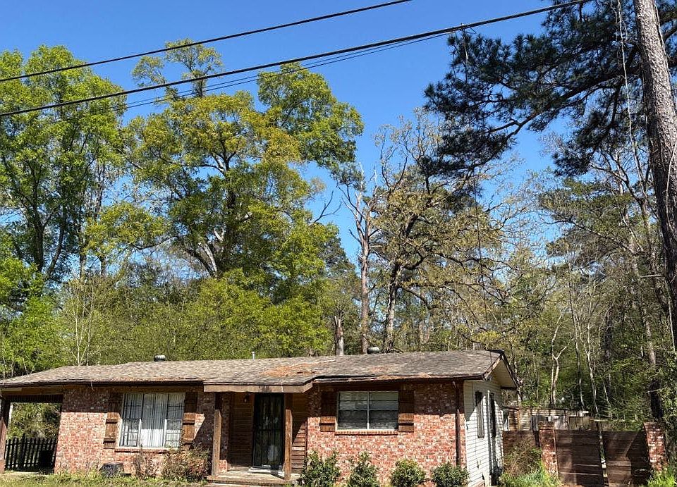 2nd image of 2894 Woodside Dr