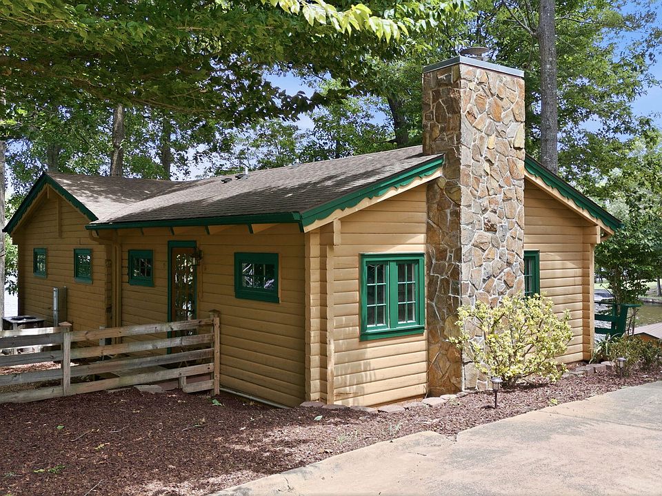 1st image of 407 Sagamore Dr