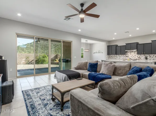 10298 N Desert Tea Dr, Marana, AZ 85653