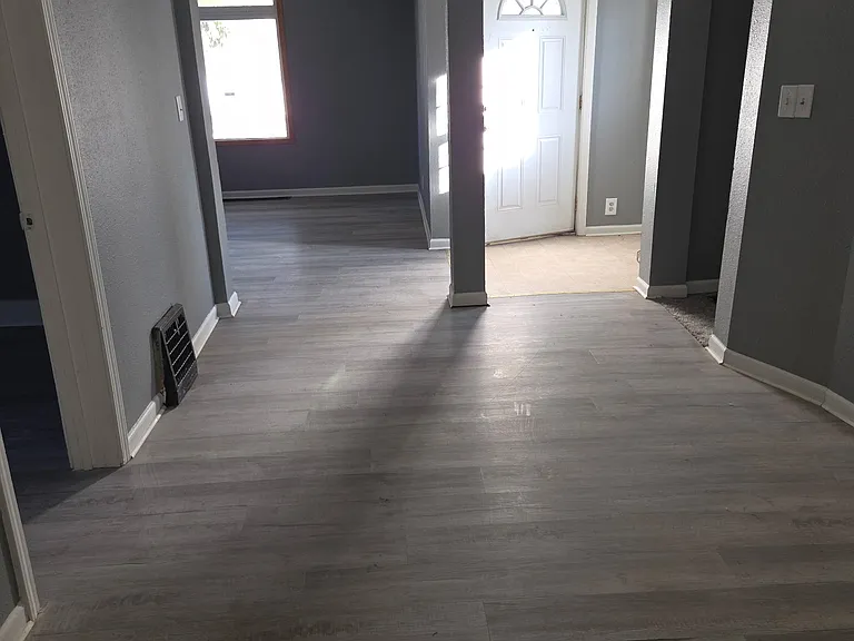 812 W McClure Ave — Photo 2