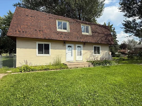 901-903 12th St SW, Forest Lake, MN 55025