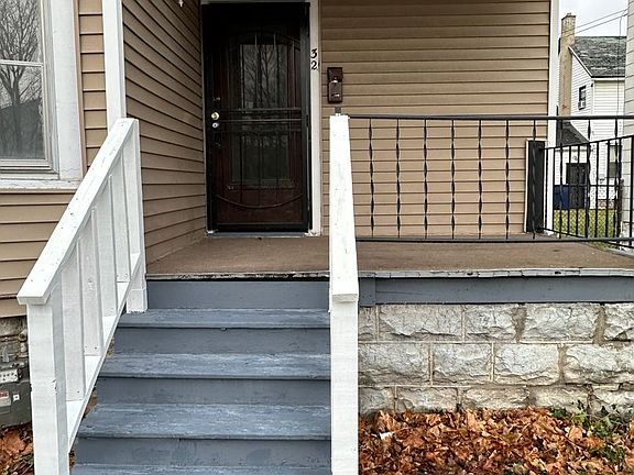 2nd image of 32 Verplanck St #1