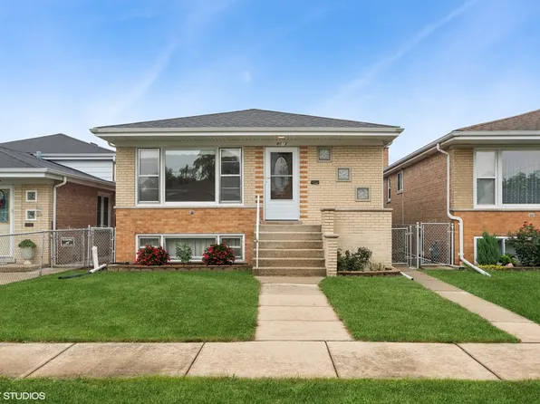 8013 S Natchez Ave, Burbank, IL 60459