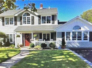 128 Wantagh Ave, Levittown, NY 11756