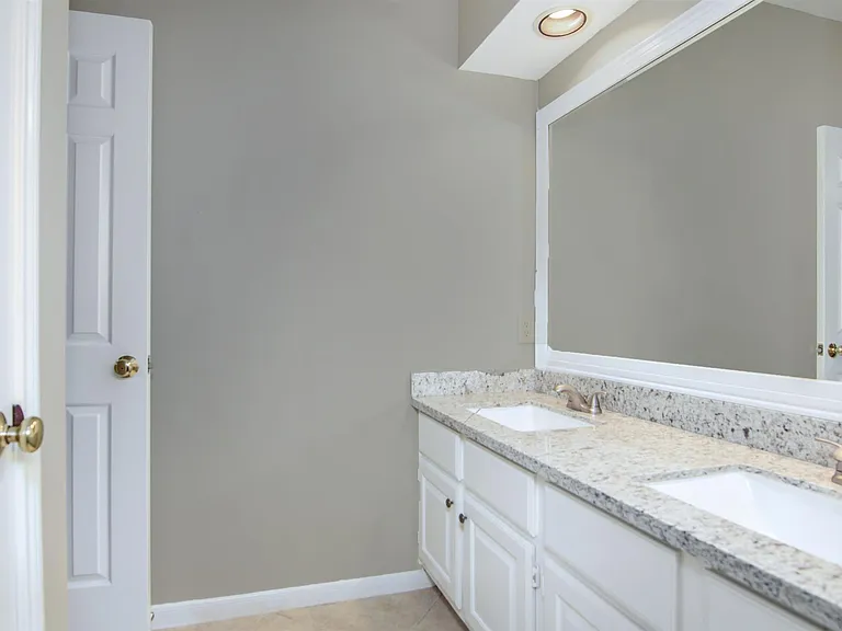 15118 Greenleaf Ln — Photo 28