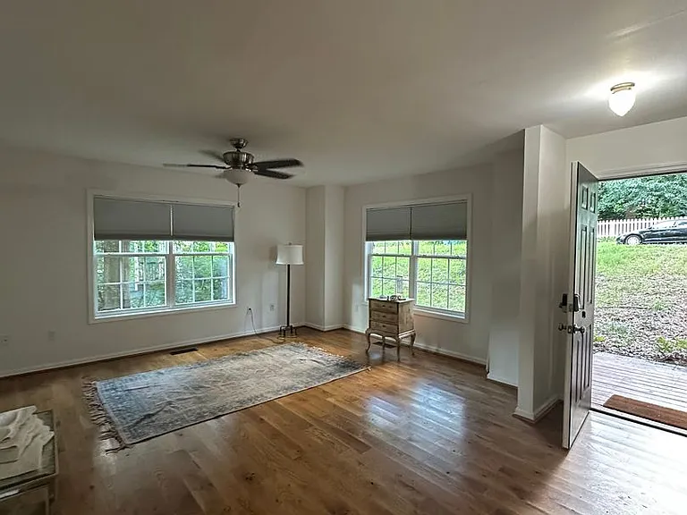 250 Hodgson Dr — Photo 5