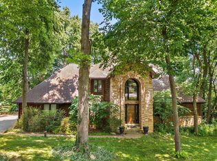 31W450 Circle Dr, Elgin, IL 60120