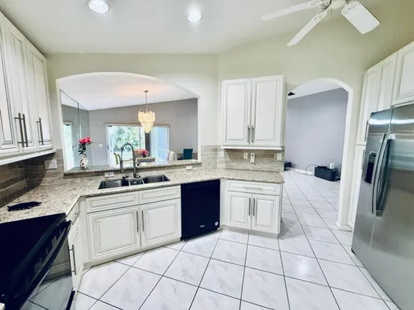 10921 Royal Caribbean Cir, Boynton Beach, FL 33437