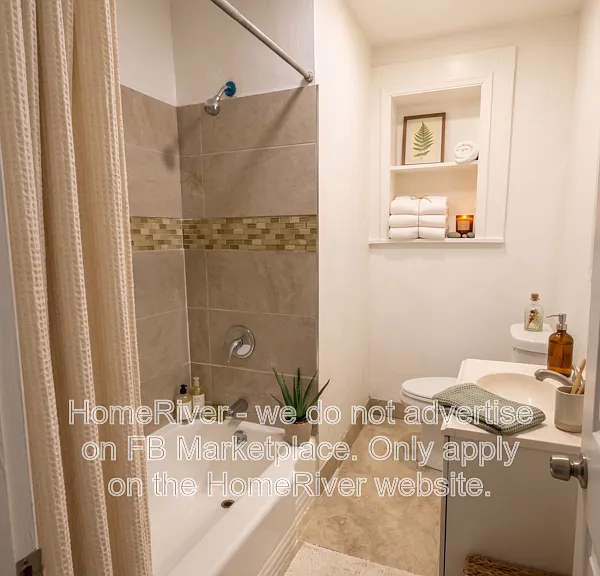 1645 W 17th St #1 — Photo 3