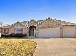 880 W Wildflower Ct, Mooresville, IN 46158