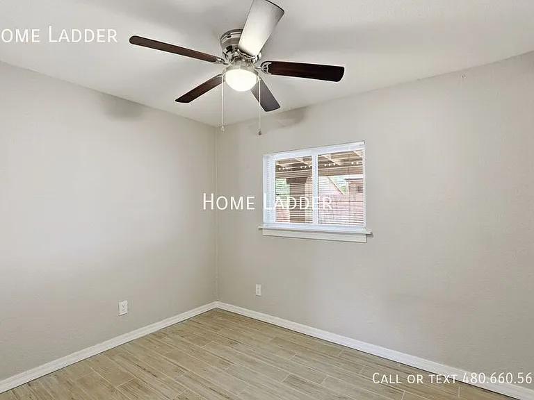 300 S Monterey St — Photo 10