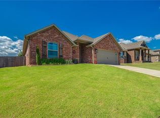 963 Glass St, Cave Springs, AR 72718