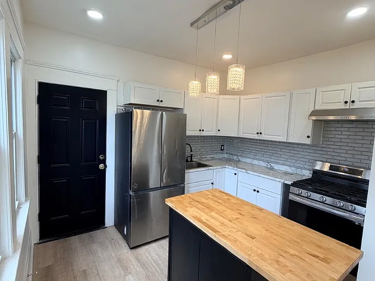 10222 Parkgate Ave #1 — Photo 1