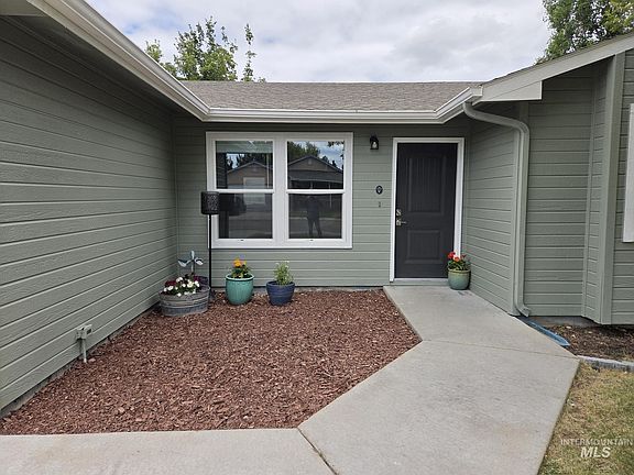 3rd image of 2860 W Santa Clara Dr