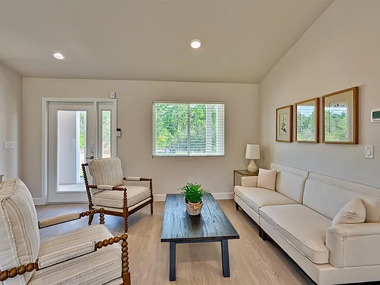 3803 Main St — Photo 5