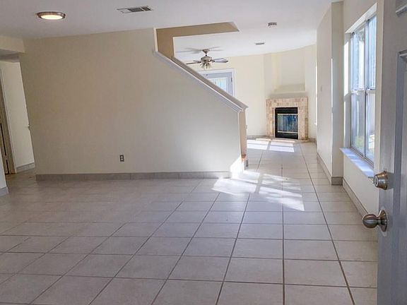 Entrance way / living room