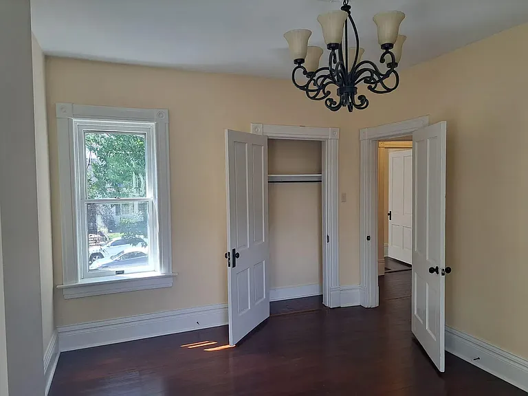 322 N 6th St — Photo 16