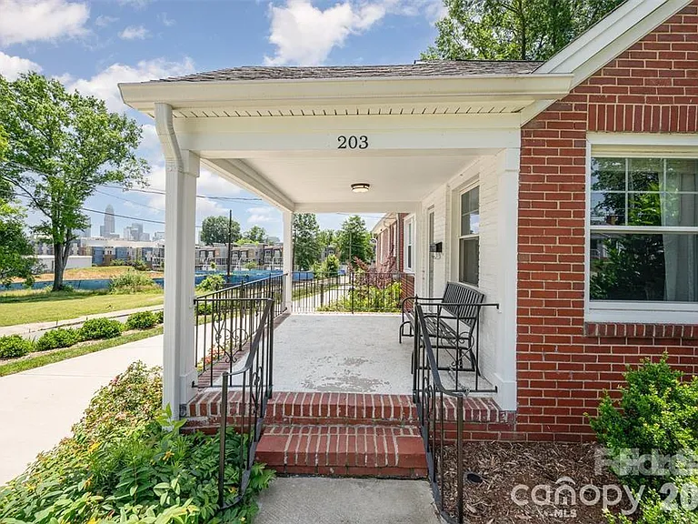 203 State St — Photo 2
