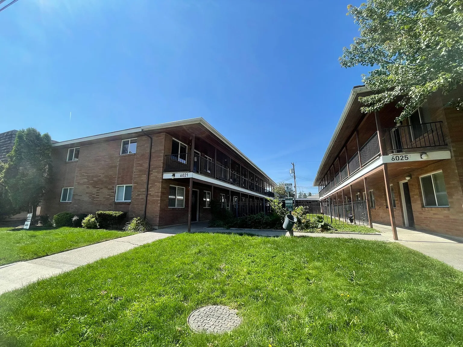 2 Bedroom at Mayfair Pines Apartments in North Spokane — Photo 3