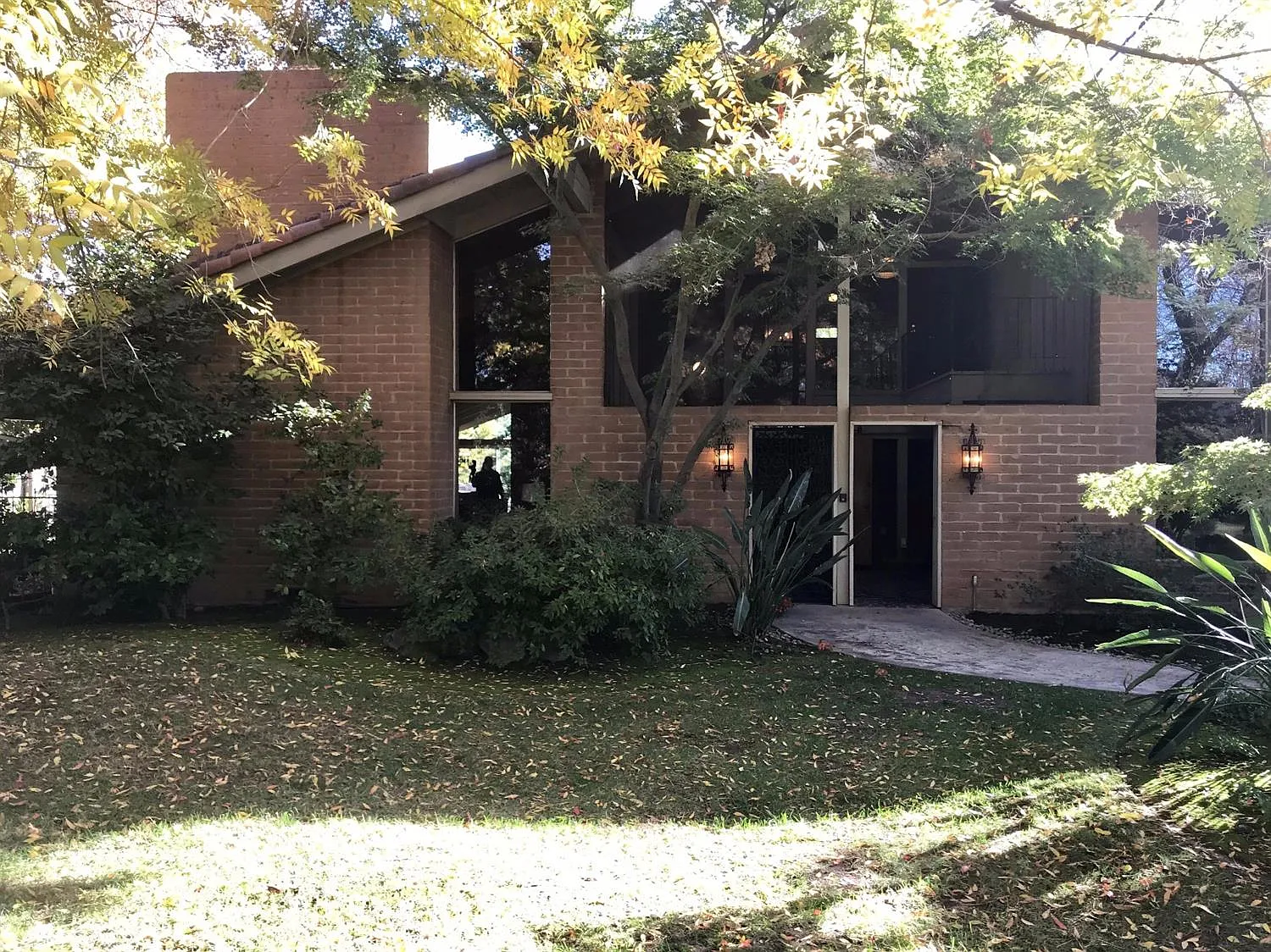 1269 W Moraga Rd photo 1