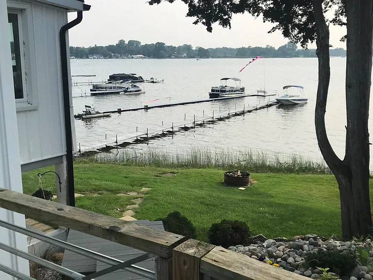 581 E Shore Dr — Photo 13