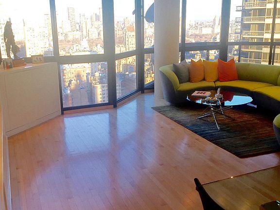 2nd image of 200 E 61st St #35DE