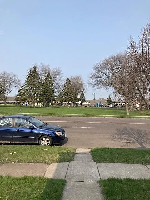 Grand Ave