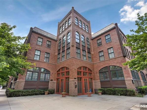 61 Grand St APT 2F, Jersey City, NJ 07302