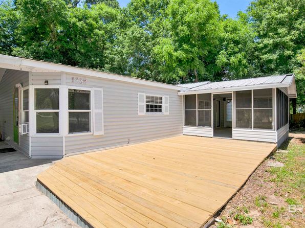 1238 Pensacola Dr, Lillian, AL 36549