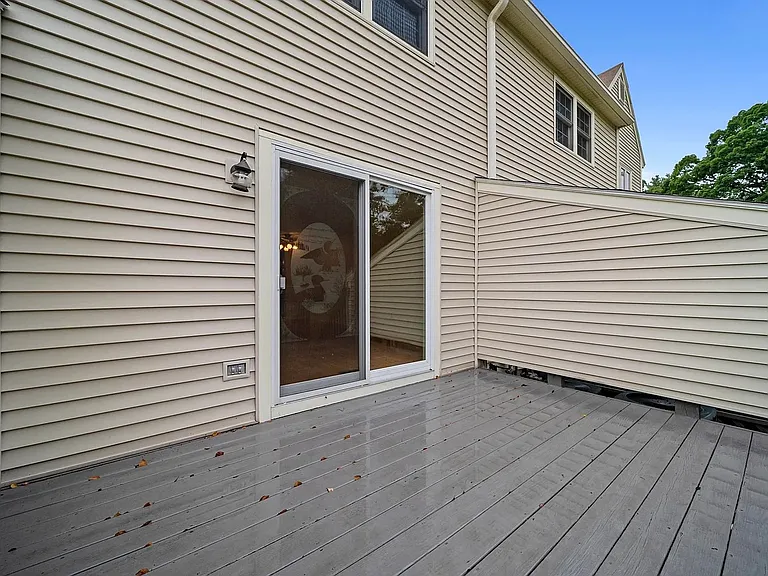 534 Fox Hollow Dr — Photo 3