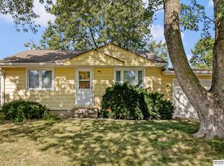 2221 S 57th St, Lincoln, NE 68506
