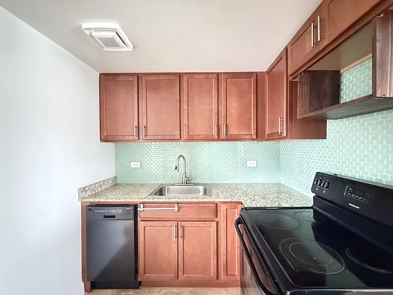 7630 N Milwaukee Ave #A3 — Photo 3