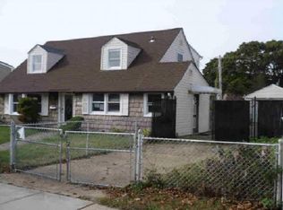 2123 Post St, East Meadow, NY 11554