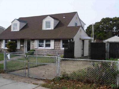 2123 Post St, East Meadow, NY, 11554