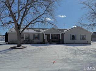 817 Sunset Dr, Flora, IN 46929