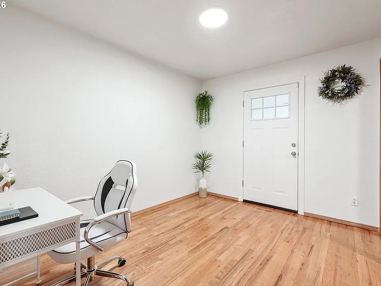 7918 SE Lincoln St — Photo 15
