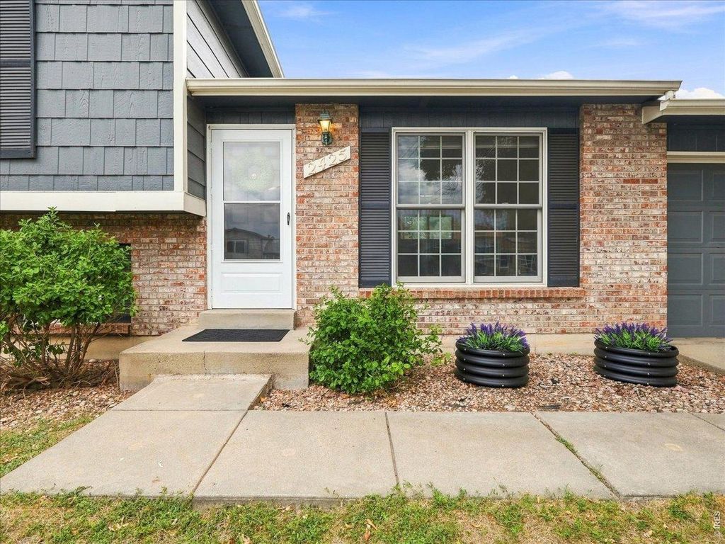 2425 Wapiti Rd