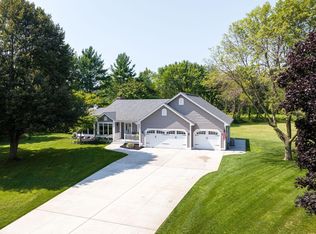 5043 124th Street Ct N, White Bear Lake, MN 55110