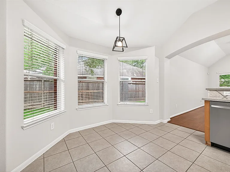 94 S Regan Mead Cir — Photo 21