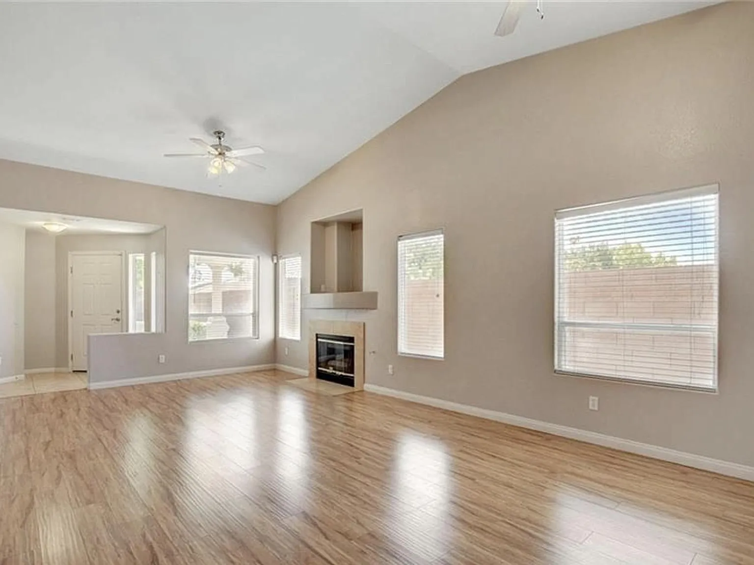 3 bed, 1524 sqft, $2,390 — Photo 4