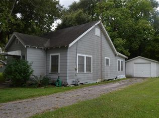 208 N 3rd St, Highlands, TX 77562