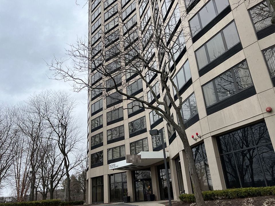 2nd image of 5000 Town Ctr Suite 1802