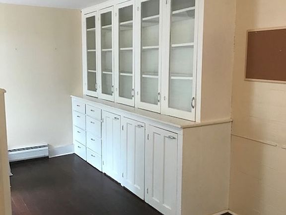 4th image of 309 W Broad St #2